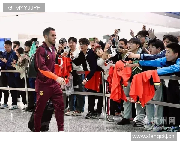 杭州足球队状态变革引发热议球迷期待新篇章与未来发展